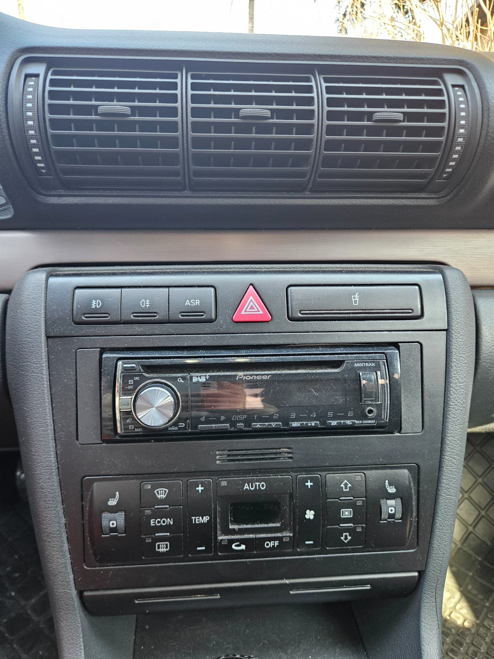 Audi A4 1.9 TDI, снимка 11 - Автомобили и джипове - 53846955