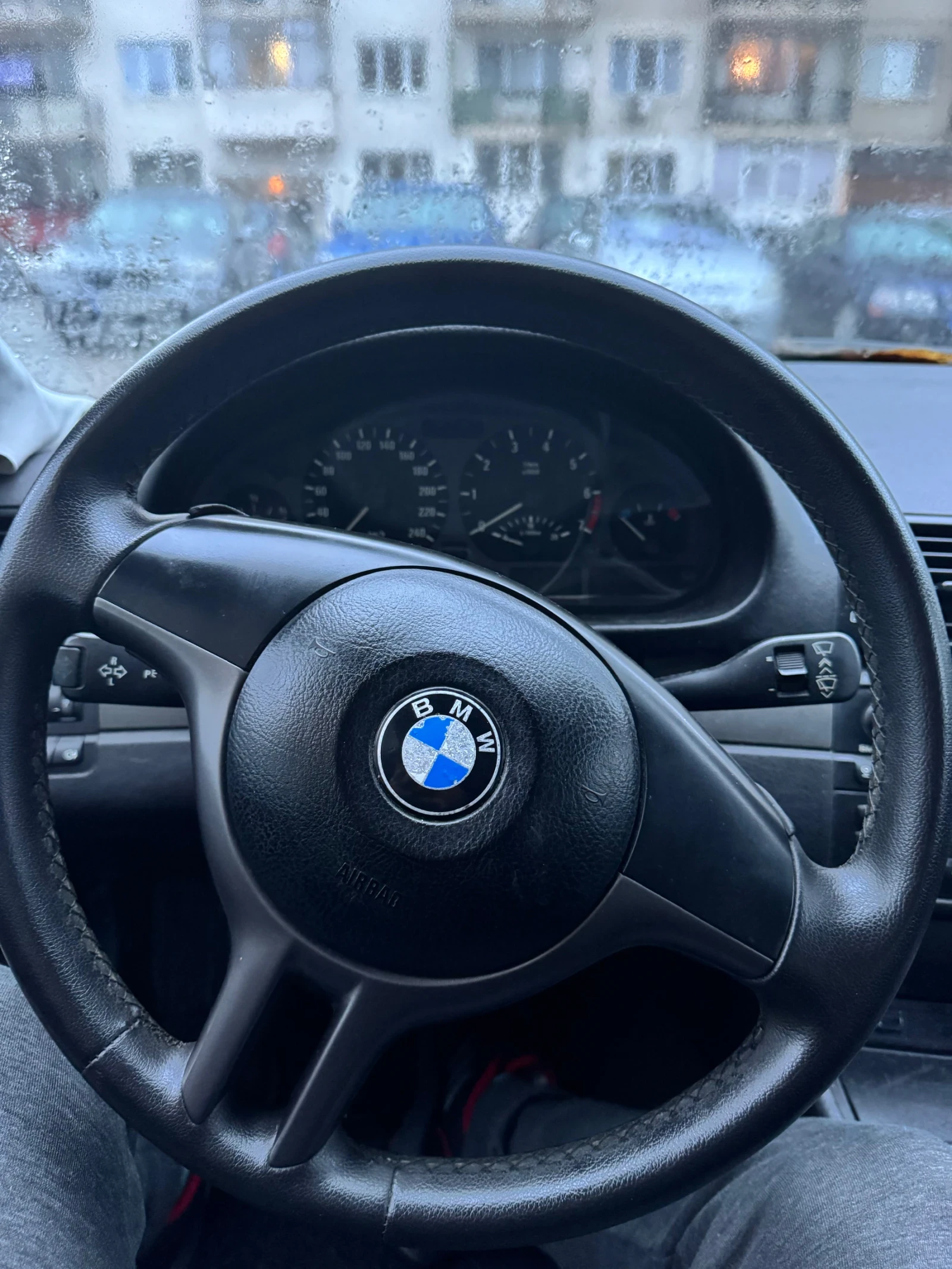 BMW 318 318i, снимка 6 - Автомобили и джипове - 53925842