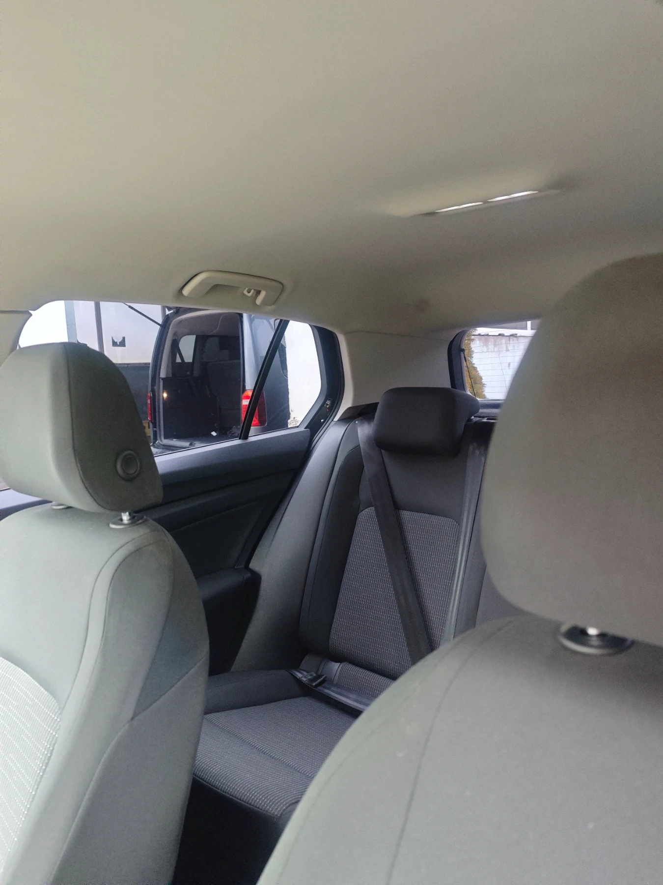 VW Golf 8, снимка 5 - Автомобили и джипове - 53982261