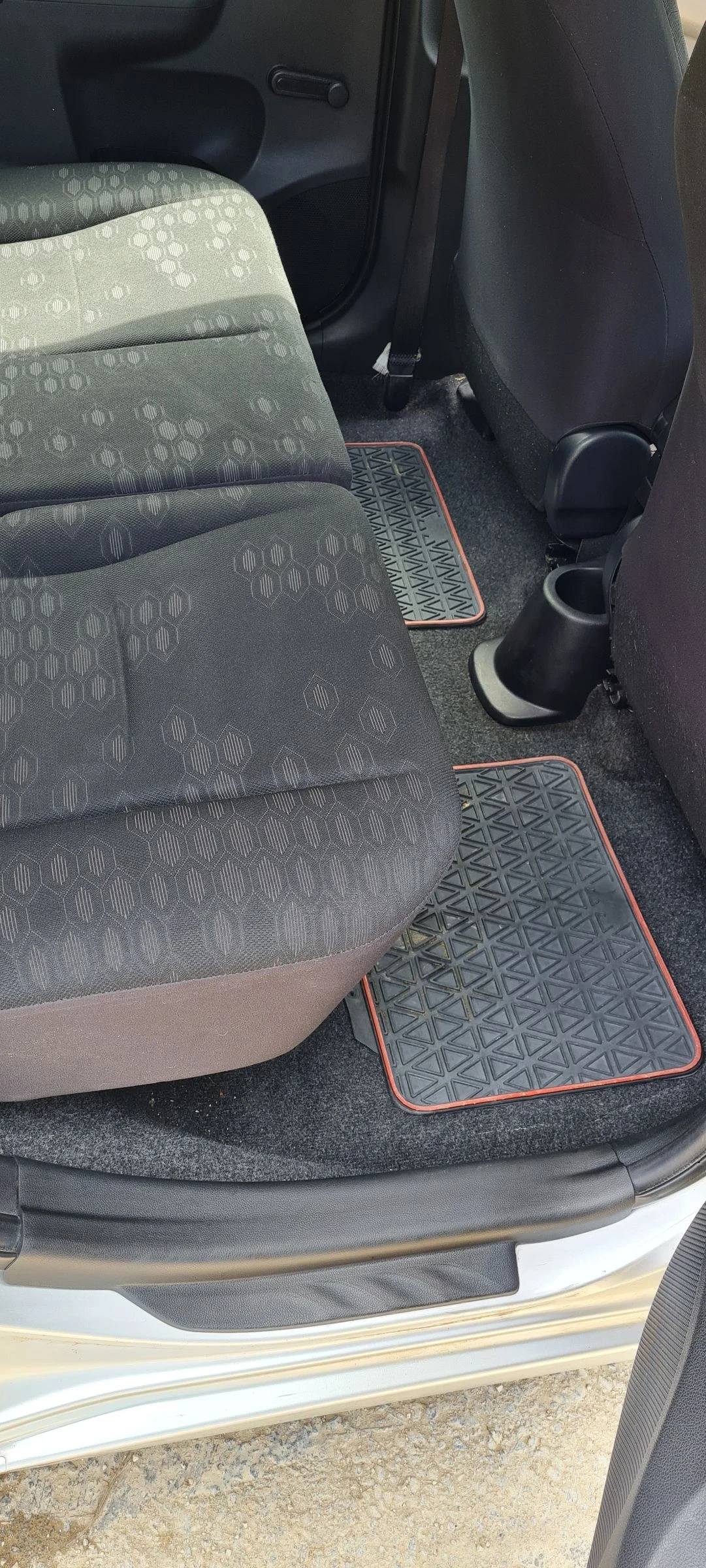 Subaru Trezia ����� | Mobile.bg � ����������� 8