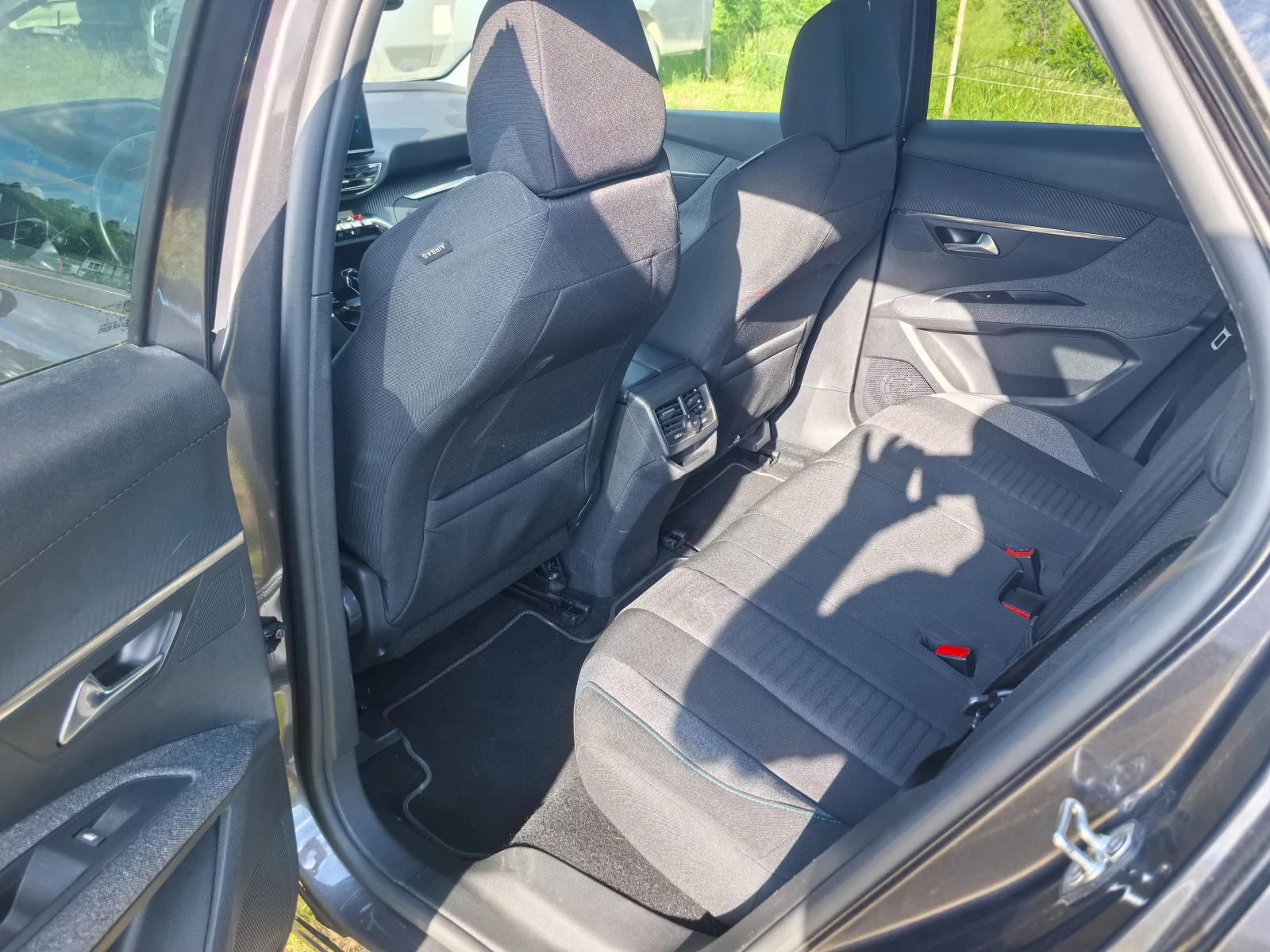 Peugeot 3008 1.5BlueHDI Автоматик , снимка 10 - Автомобили и джипове - 54598737