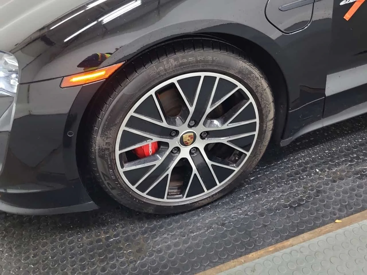Porsche Taycan 4S  CARFAX, снимка 6 - Автомобили и джипове - 54609588