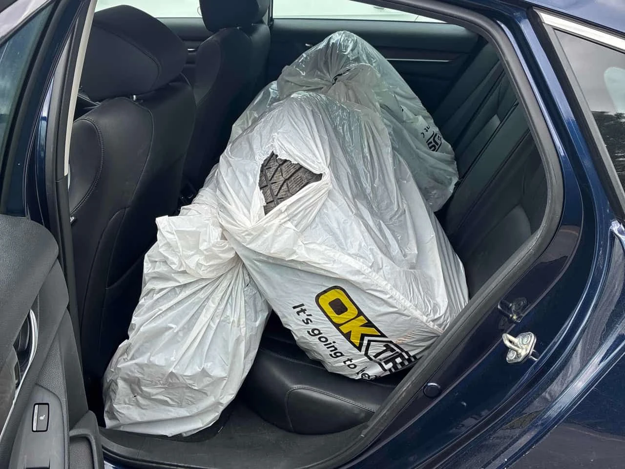 Honda Accord * Touring 2.0 * АВТОКРЕДИТ БЕЗ ПЪРВОНАЧАЛНА ВНОСКА, снимка 12 - Автомобили и джипове - 54631502