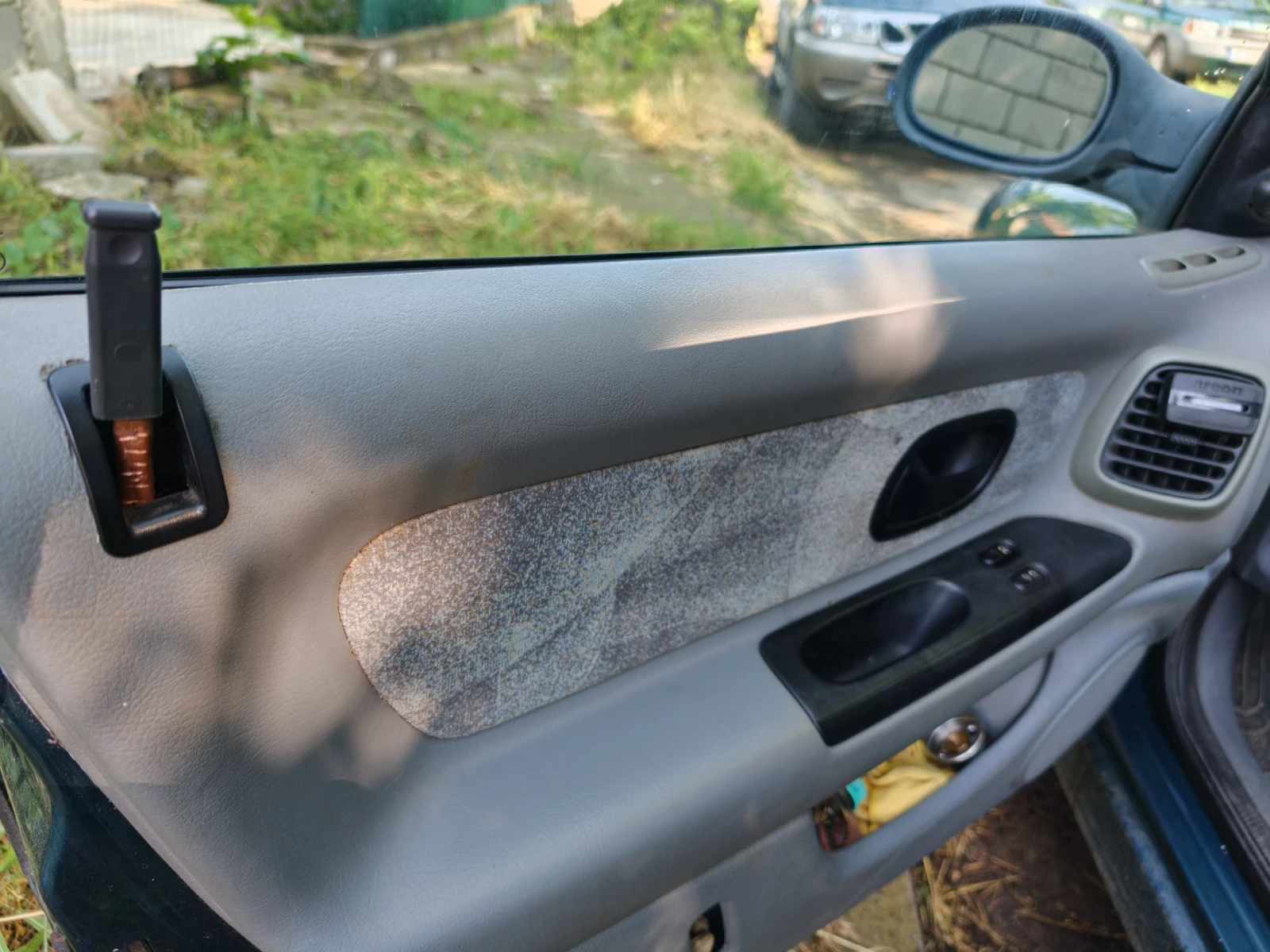 Renault Laguna 2.0, снимка 12 - Автомобили и джипове - 54736733
