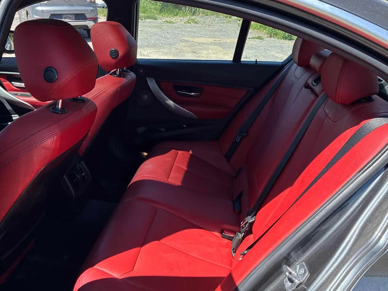 BMW 335 | CARFAX | ЧЕРВЕН САЛОН | HARMAN KARDON | , снимка 17 - Автомобили и джипове - 54769190