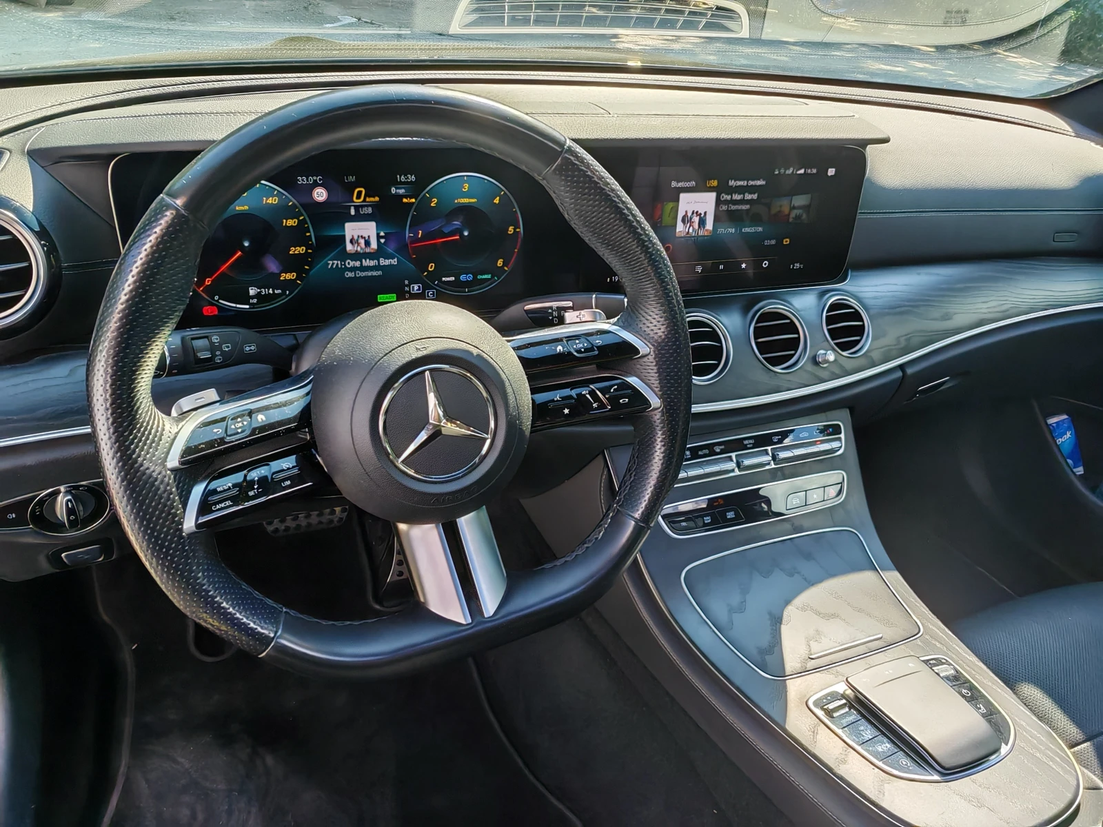 Mercedes-Benz E 300 4 Matic, снимка 11 - Автомобили и джипове - 55386970