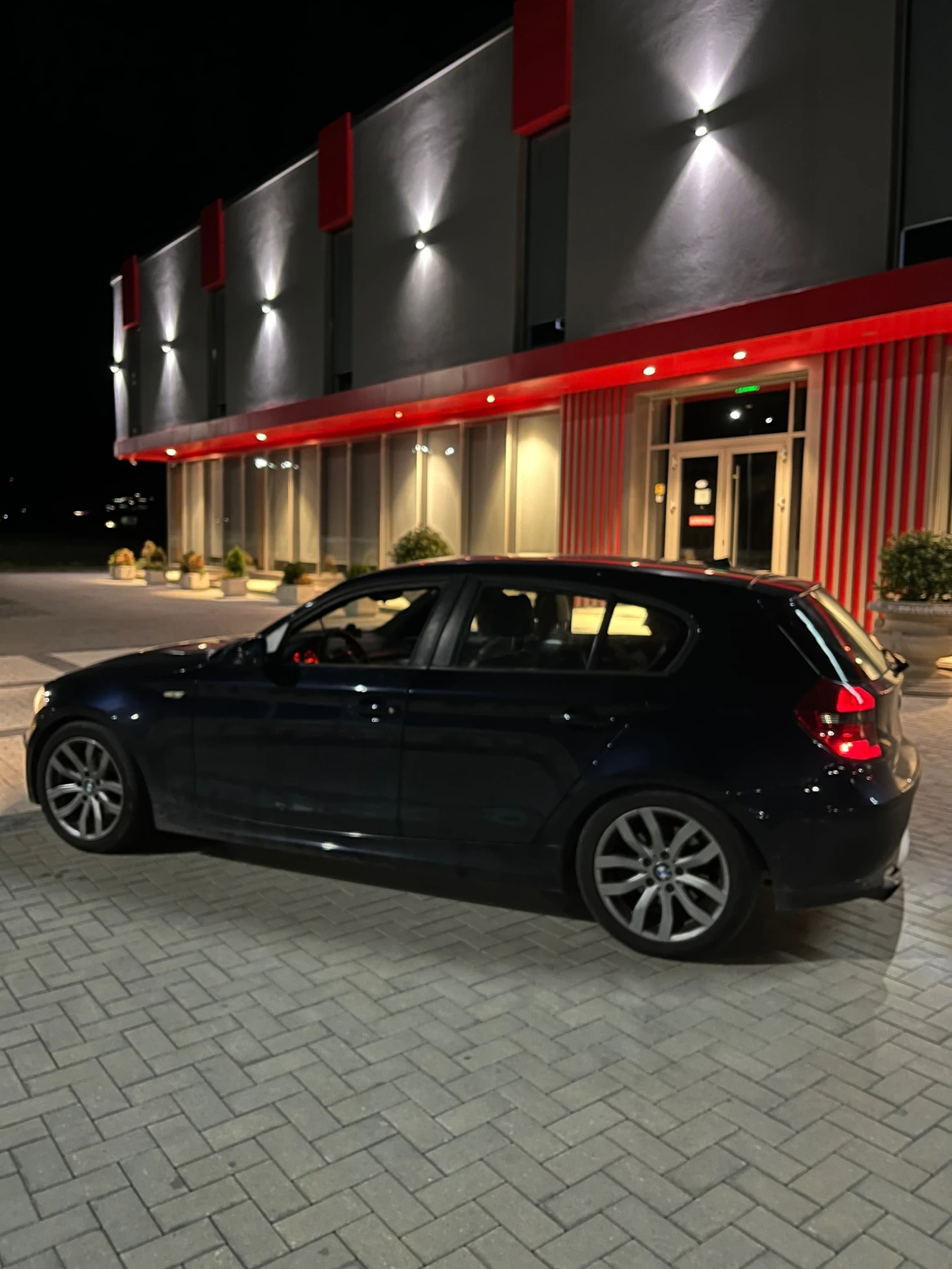 BMW 120 ЗА ДВИГАТЕЛ!!!, снимка 2 - Автомобили и джипове - 55525658