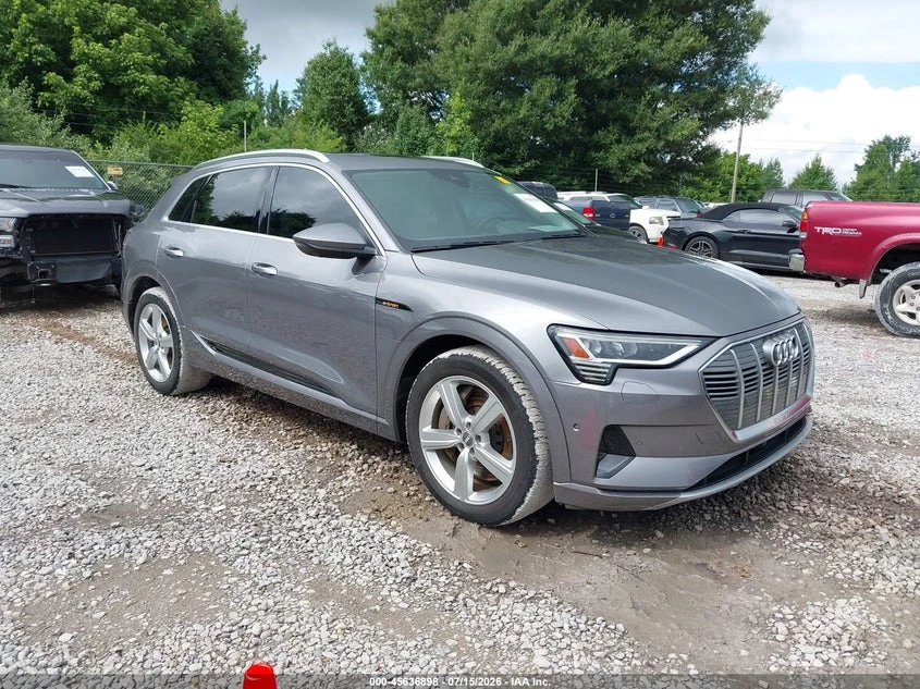 Audi E-Tron Premium Plus