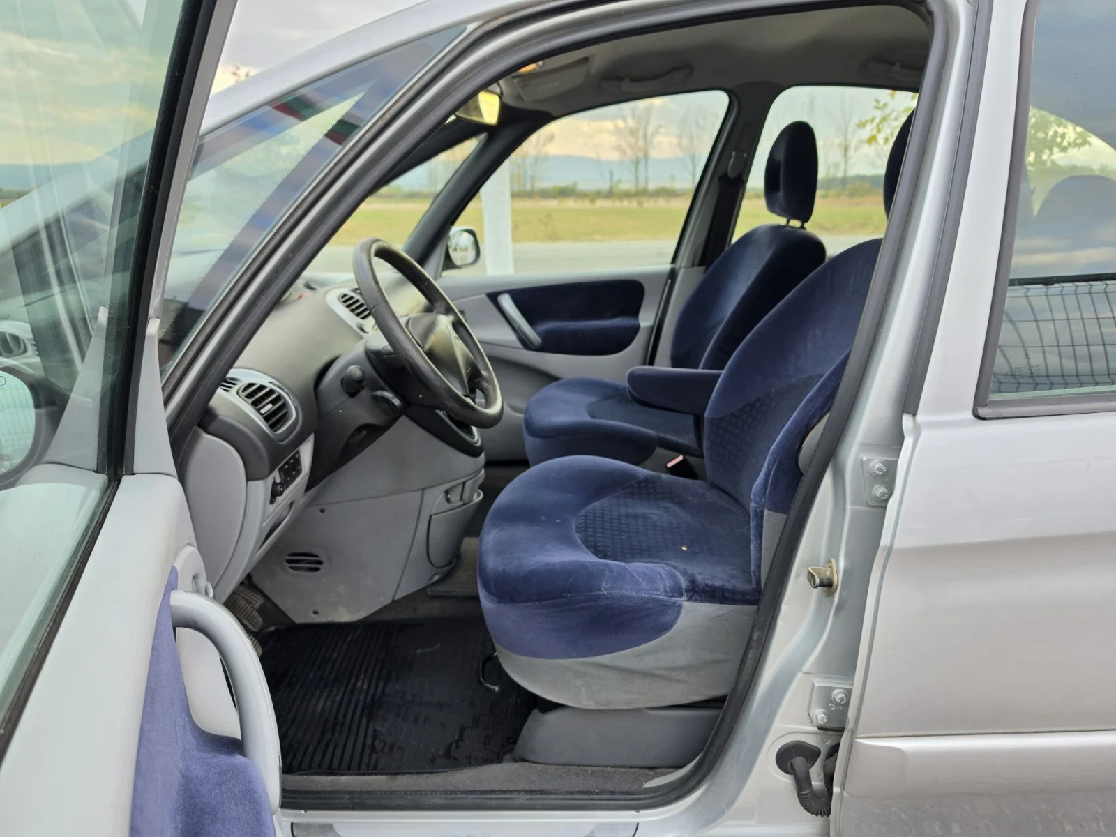 Citroen Xsara picasso 1.6 HDI , снимка 11 - Автомобили и джипове - 55767584