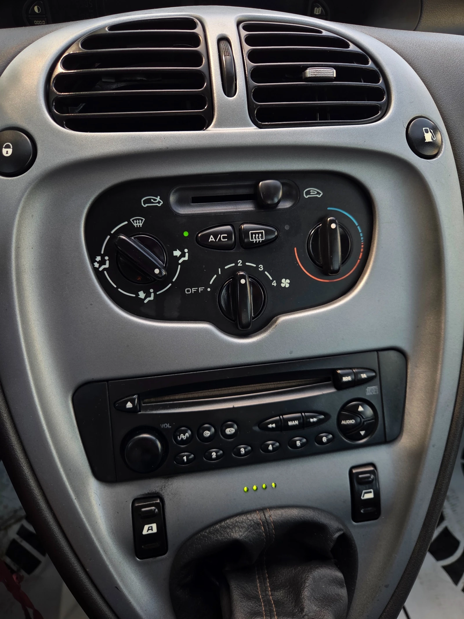 Citroen Xsara picasso 1.6i Фабрична газ ОТЛИЧНА* , снимка 11 - Автомобили и джипове - 55845245