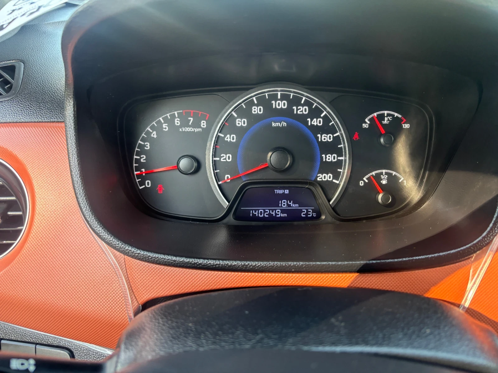 Hyundai I10 2016+ ФЕЙС+ 1.0+ С.ИСТОРИЯ+ З.ГУМИ, снимка 10 - Автомобили и джипове - 56165229