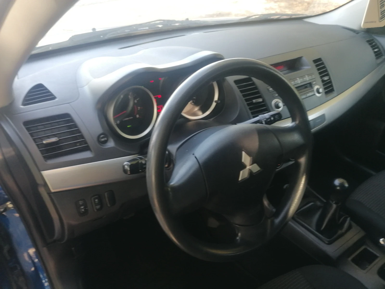 Mitsubishi Lancer 1.6 Швейцария, снимка 9 - Автомобили и джипове - 56328127