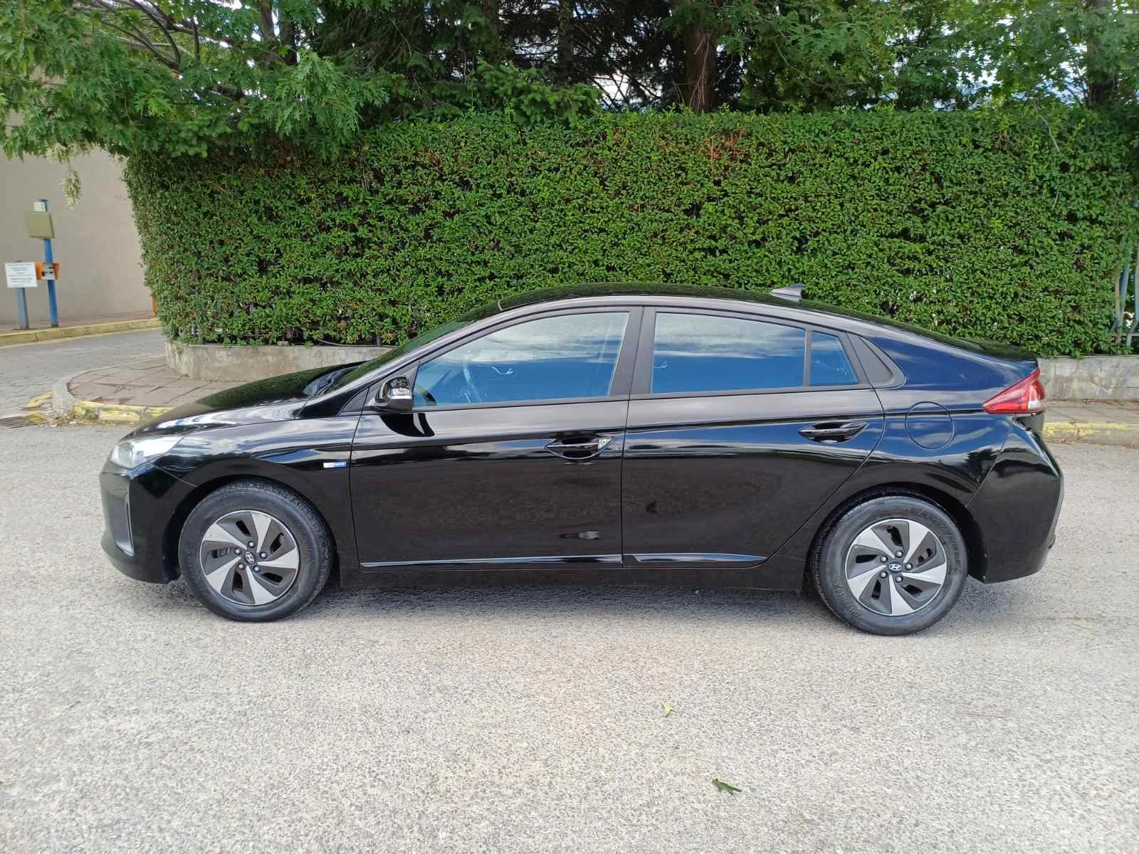 Hyundai Ioniq 1.6 GDI Hybrid Premium | Mobile.bg � ����������� 4