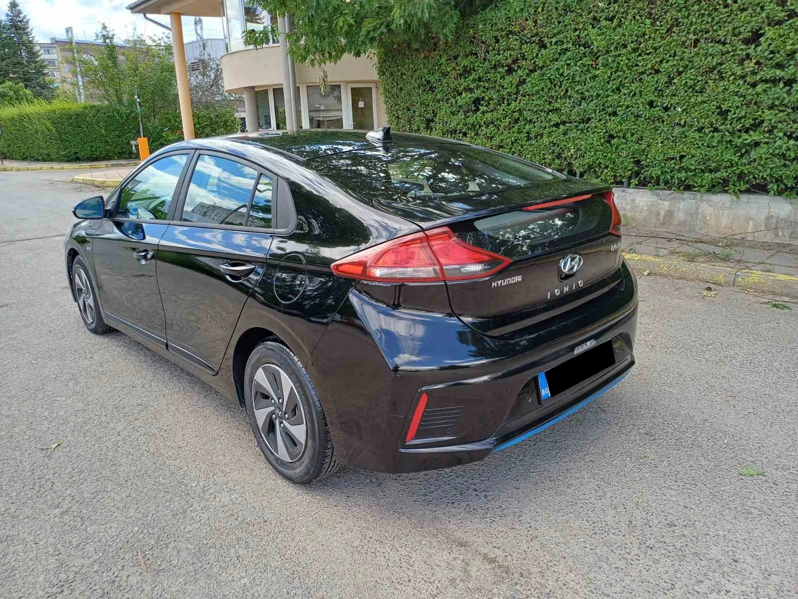 Hyundai Ioniq 1.6 GDI Hybrid Premium | Mobile.bg � ����������� 5