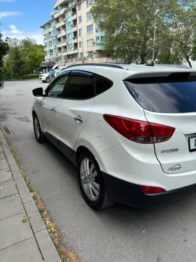 Обява за продажба на Hyundai IX35 2.0 4х4 Автоматик ~18 200 лв. - изображение 2