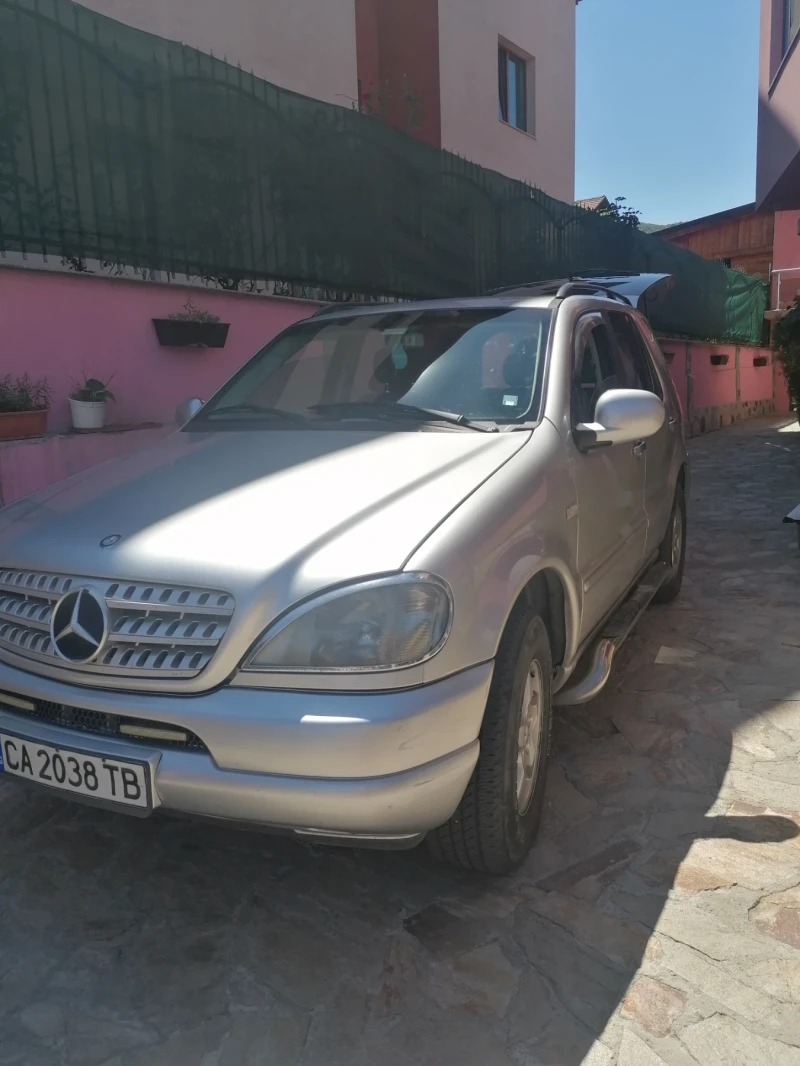 Mercedes-Benz ML 270, снимка 8 - Автомобили и джипове - 46969437