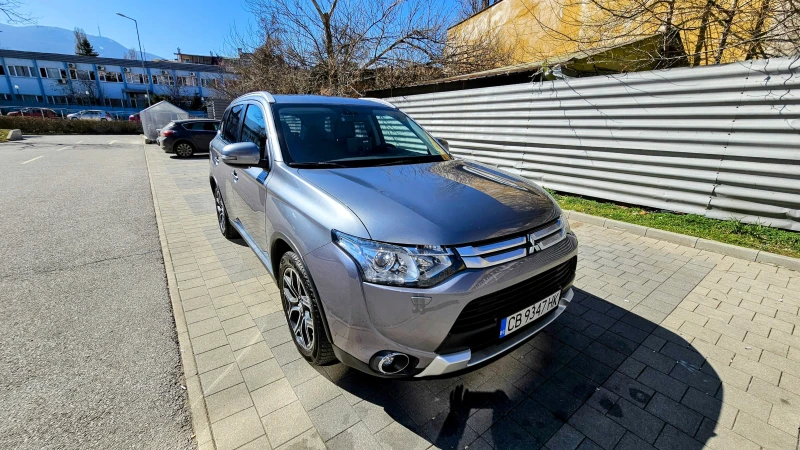 Mitsubishi Outlander, снимка 6 - Автомобили и джипове - 49425492