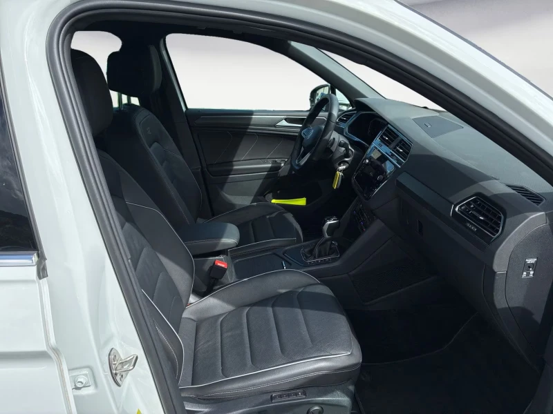 VW Tiguan 1.5TSI/R-LINE/150HP/DSG/OPF/HUD/AMBI/MEMORY/789f, снимка 12 - Автомобили и джипове - 51810339