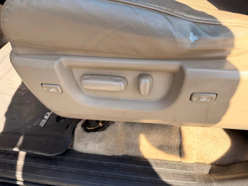 Toyota Sequoia PLATINUM* 5.7* V8* ПОДГРЕВ* КАМЕРА* КЕЙЛЕС, снимка 12 - Автомобили и джипове - 52935900