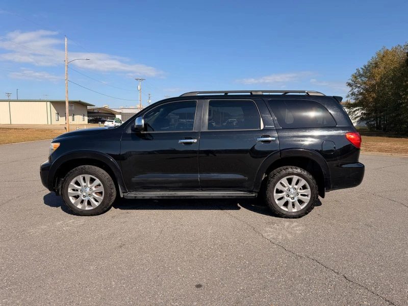 Toyota Sequoia PLATINUM* 5.7* V8* ПОДГРЕВ* КАМЕРА* КЕЙЛЕС, снимка 6 - Автомобили и джипове - 52935900