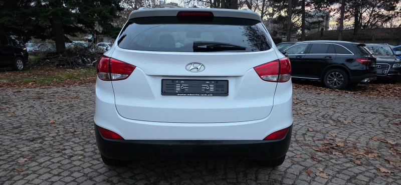 Hyundai IX35 2.0 * 4WD* АВТОМАТ* ОБСЛУЖЕН* СЕРВ. ИСТОРИЯ* SWISS, снимка 6 - Автомобили и джипове - 52656727