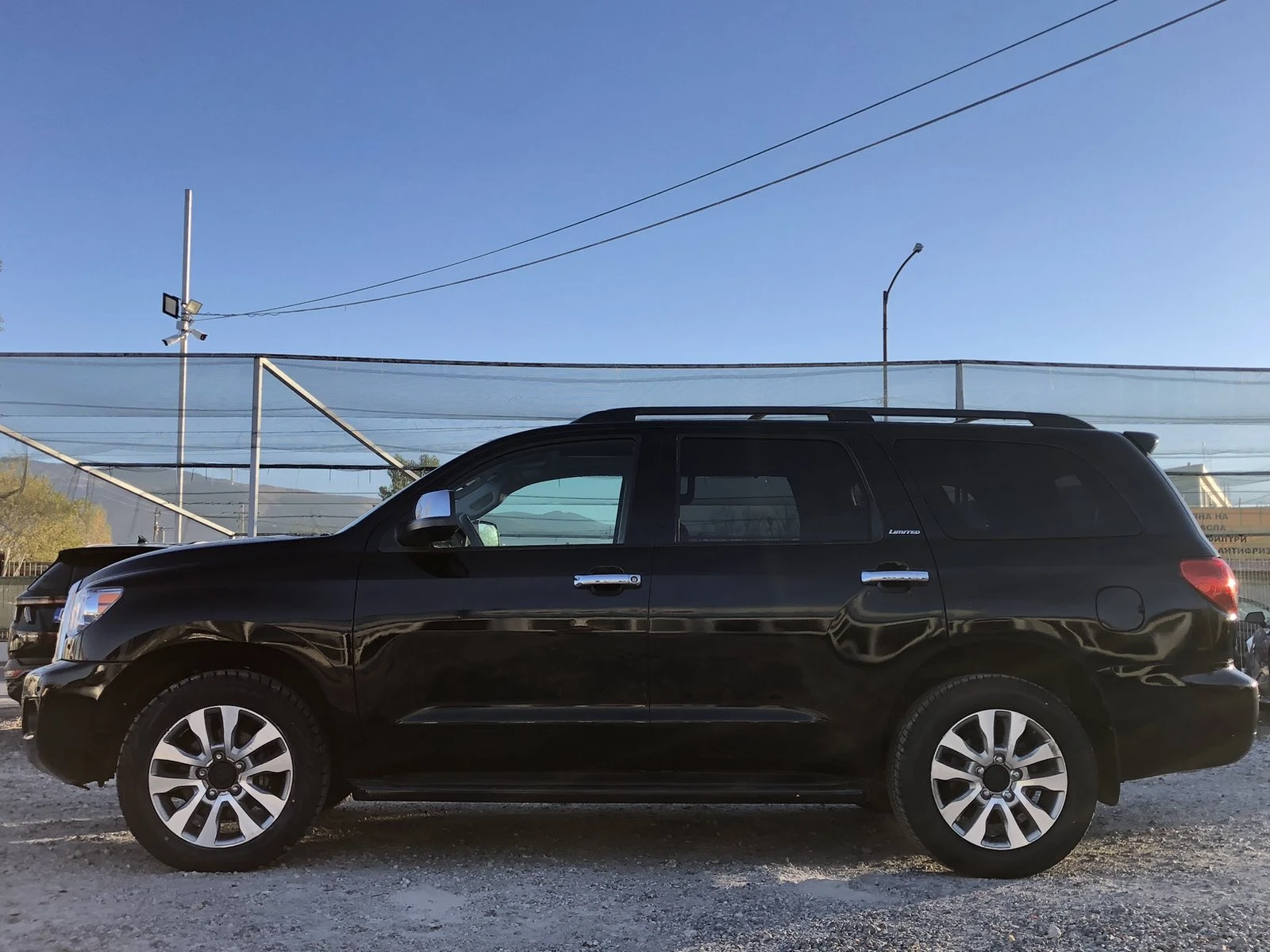 Toyota Sequoia 5.7/Limited - изображение 8