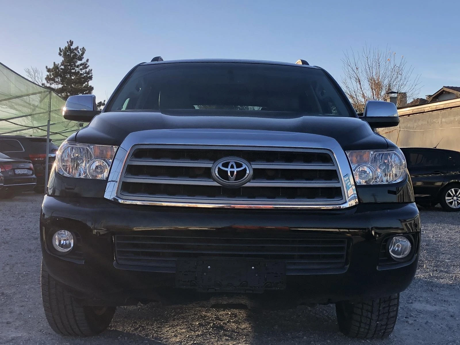 Toyota Sequoia 5.7/Limited - изображение 2