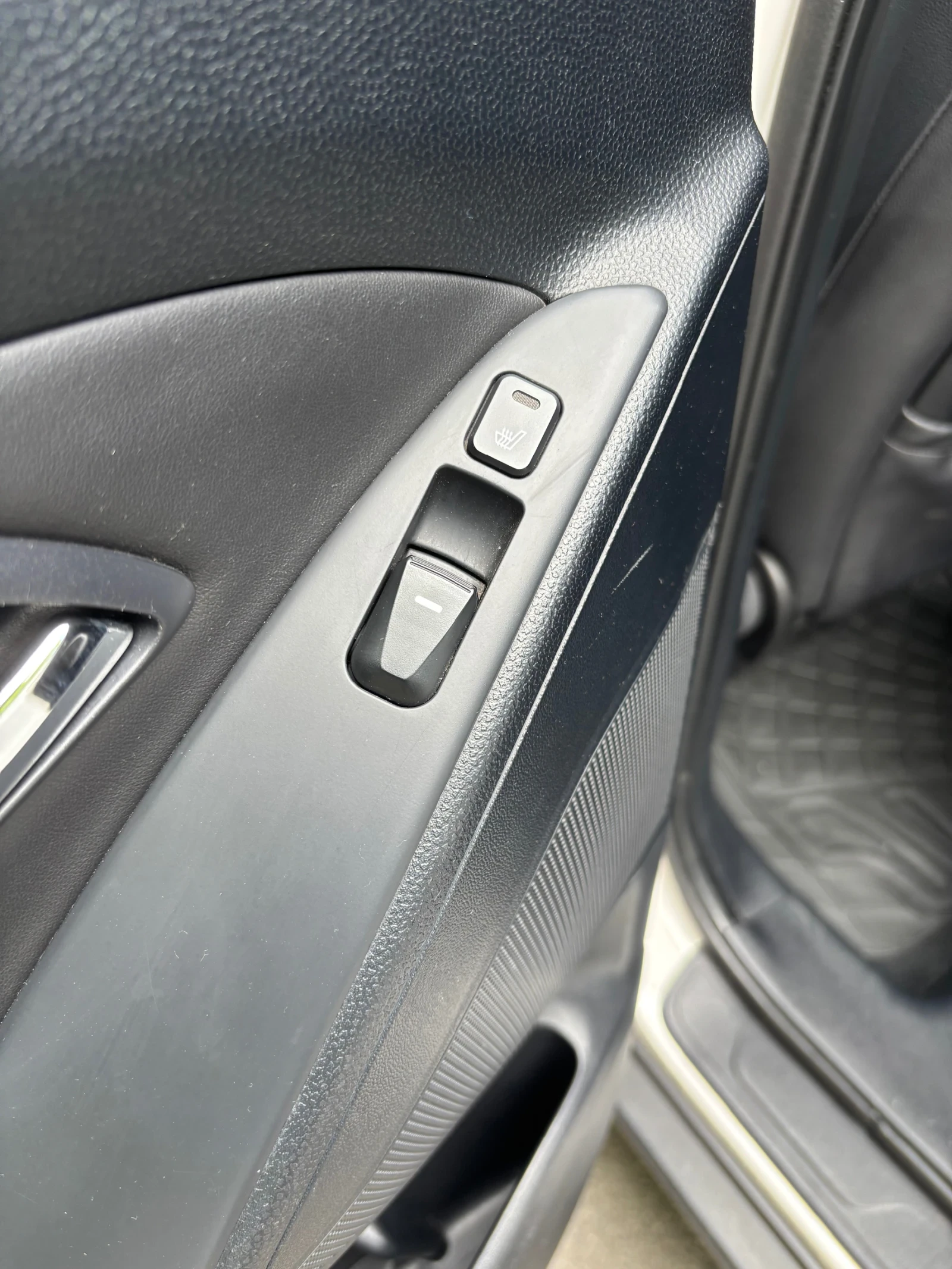 Hyundai IX35 2.0 4х4 Автоматик - изображение 9