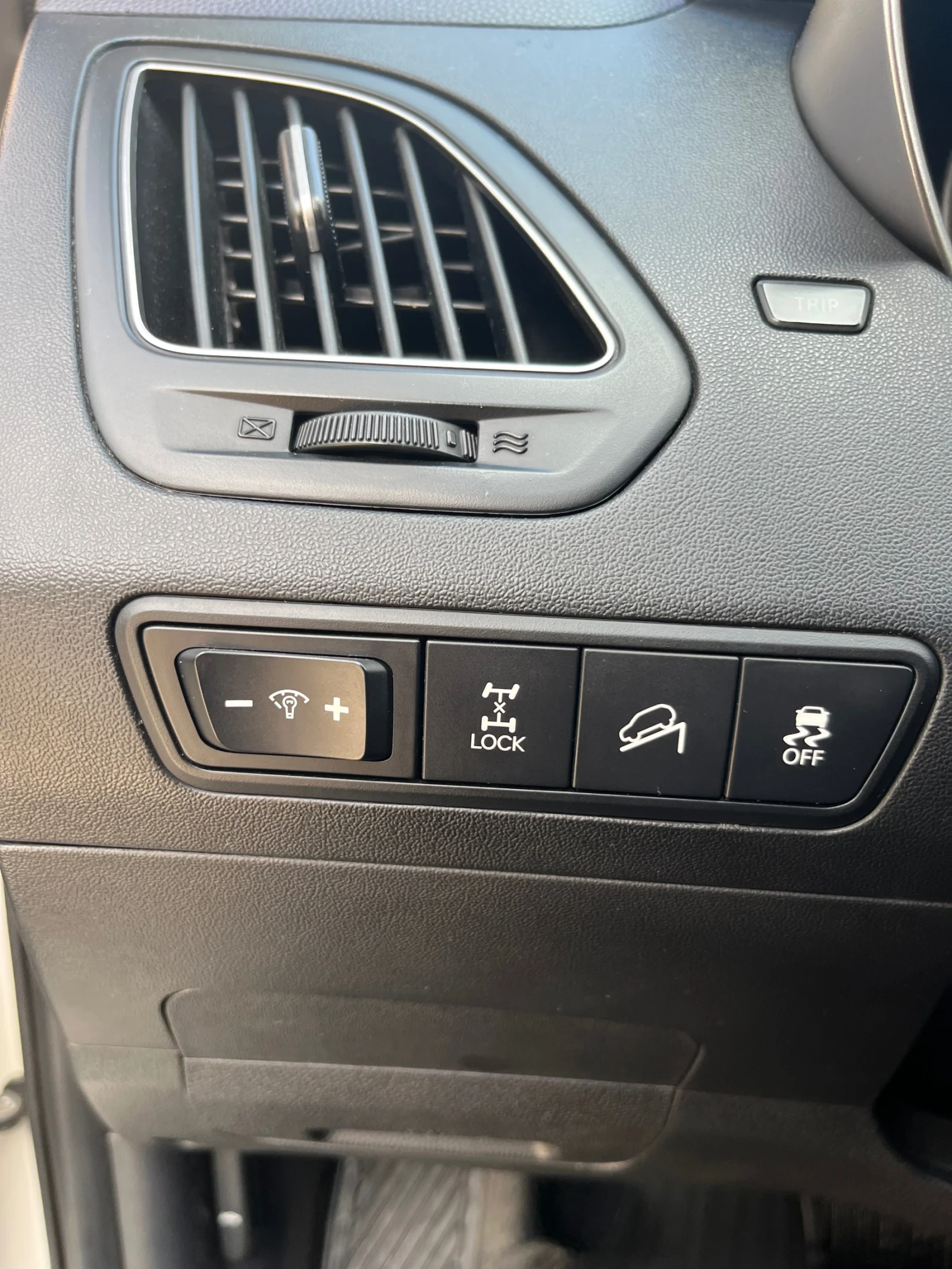 Hyundai IX35 2.0 4х4 Автоматик - изображение 10