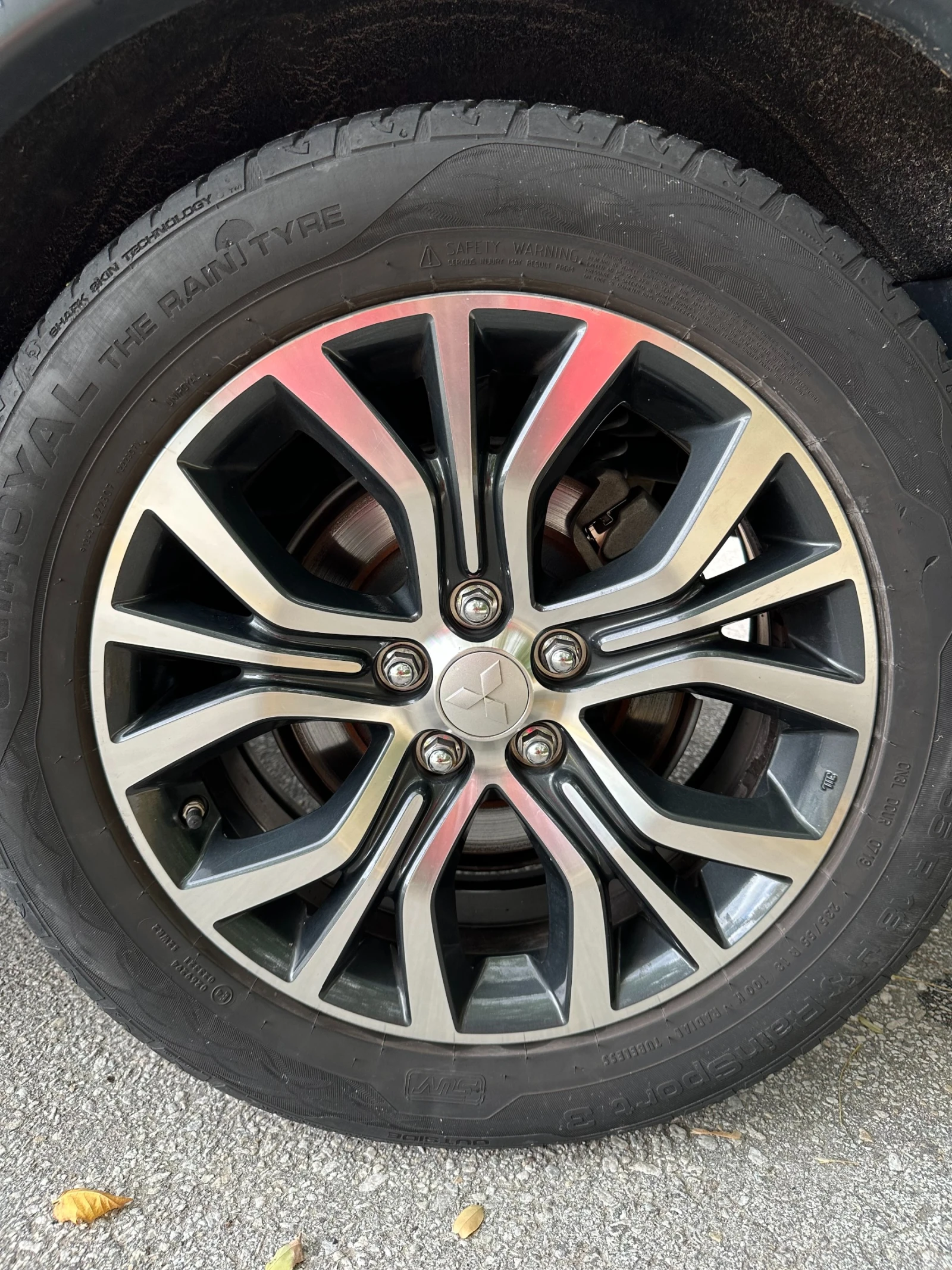 Mitsubishi Outlander 2.2 Di-D 4WD 7-местен - изображение 8
