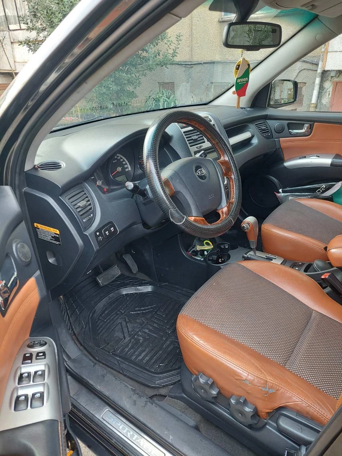 Kia Sportage 2.0 дизел, снимка 8 - Автомобили и джипове - 54177084