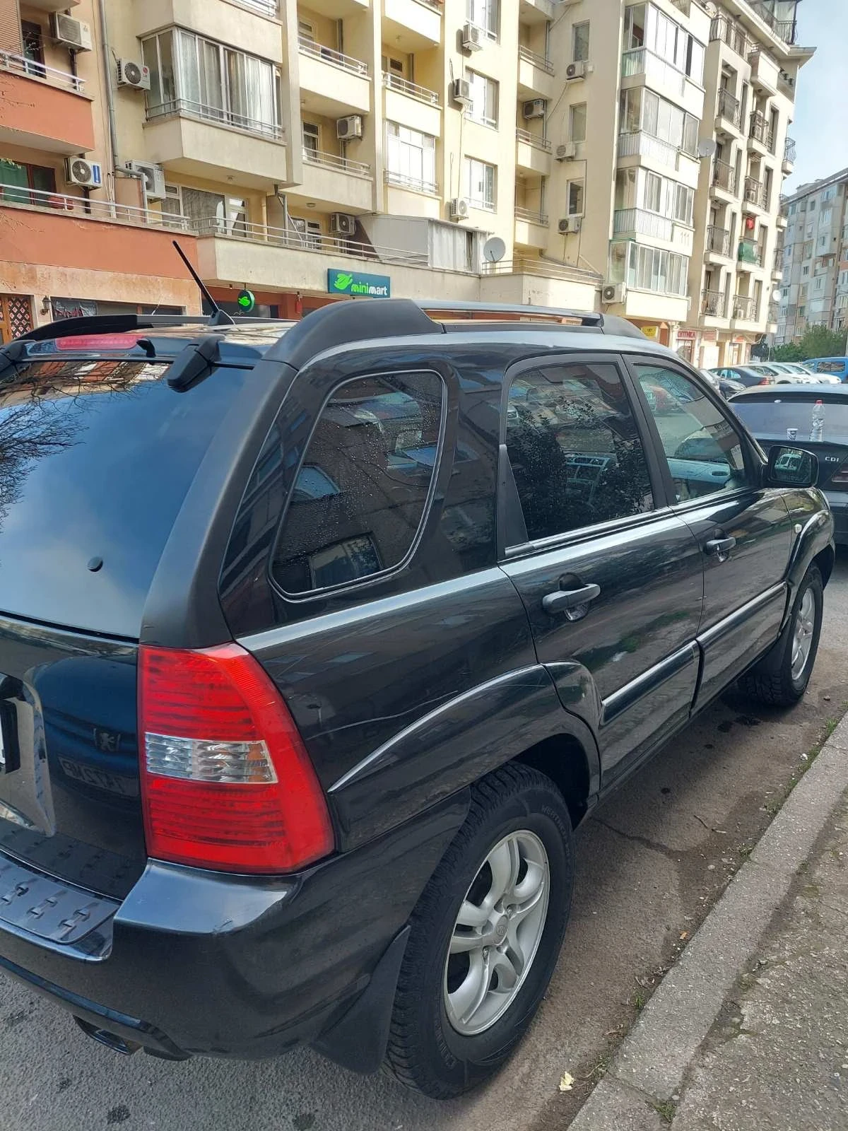 Kia Sportage 2.0 дизел, снимка 4 - Автомобили и джипове - 54177084