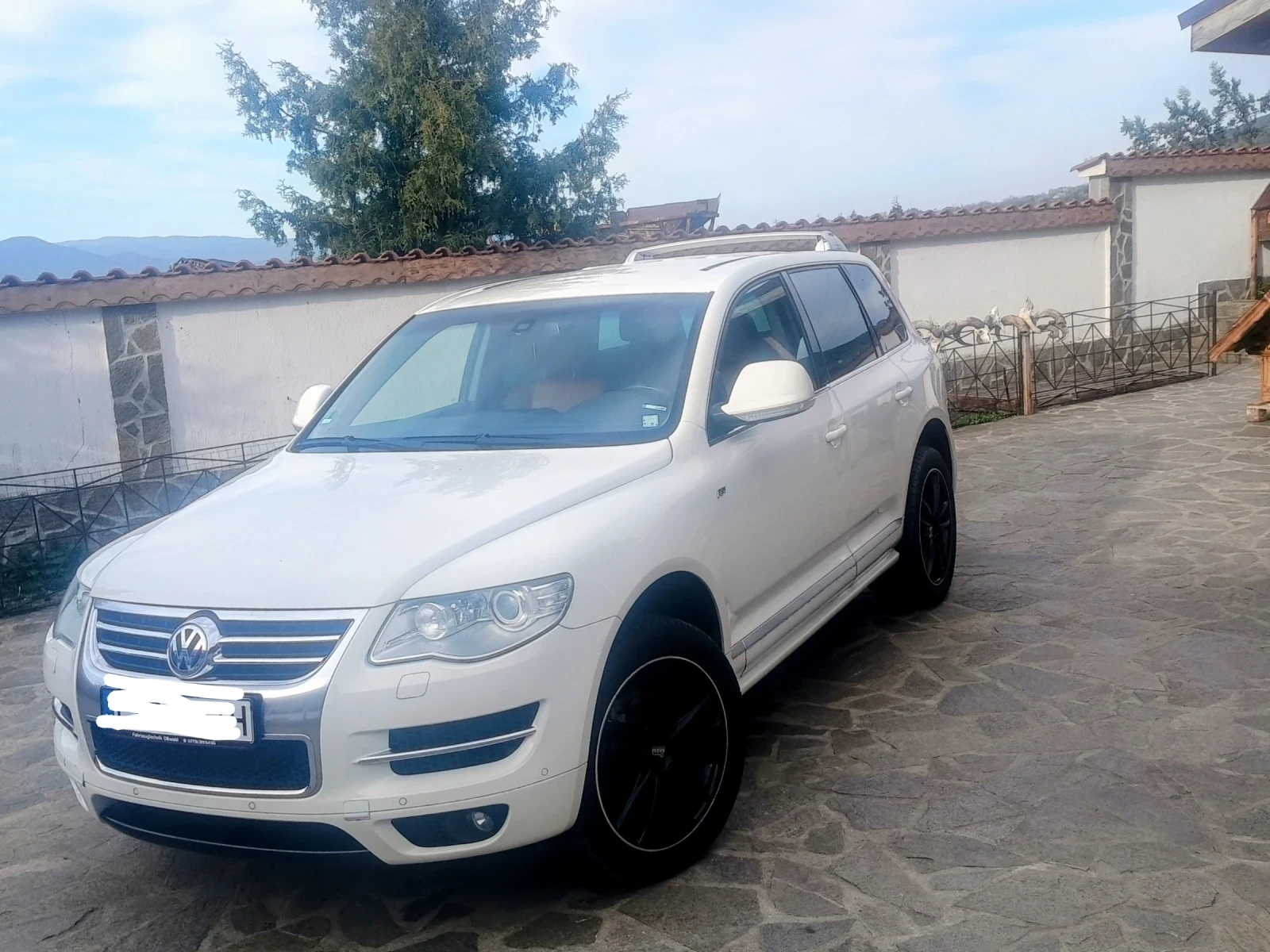 VW Touareg, снимка 2 - Автомобили и джипове - 54515775