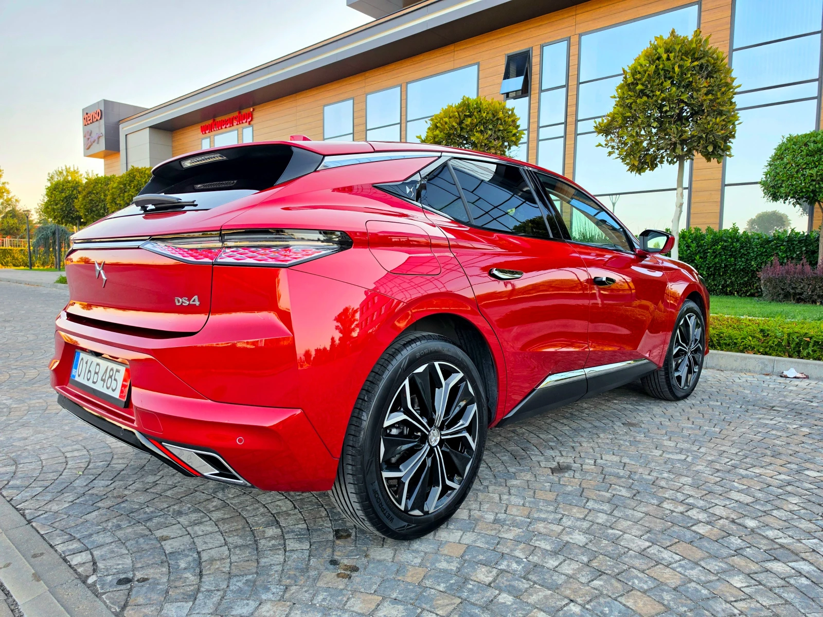 DS DS 4 Crossback RIVOLI* BLUE HDI* KEYLESS* HEAD UP* 360* TOP* FULL, снимка 5 - Автомобили и джипове - 55537102
