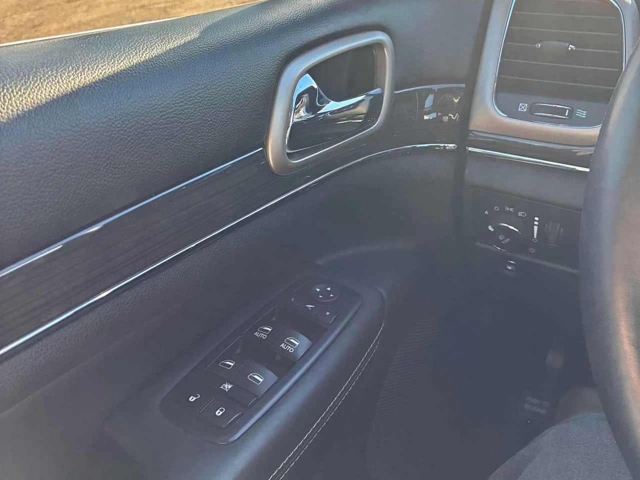 Jeep Grand cherokee * Overland * CARFAX * ��������� * �������� *  | Mobile.bg � ����������� 10