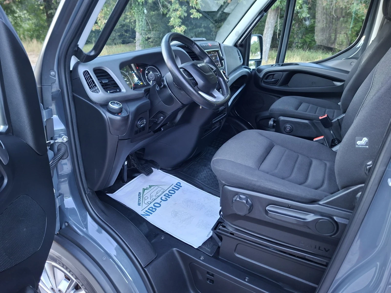 Iveco Daily 3.0* HI-MATIC* МАКСИ* LED* A/C, снимка 9 - Бусове и автобуси - 56121361