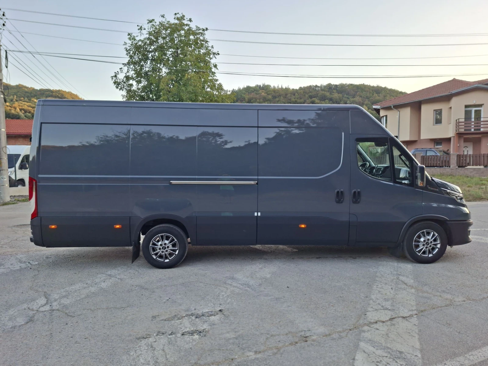 Iveco Daily 3.0* HI-MATIC* МАКСИ* LED* A/C, снимка 6 - Бусове и автобуси - 56121361