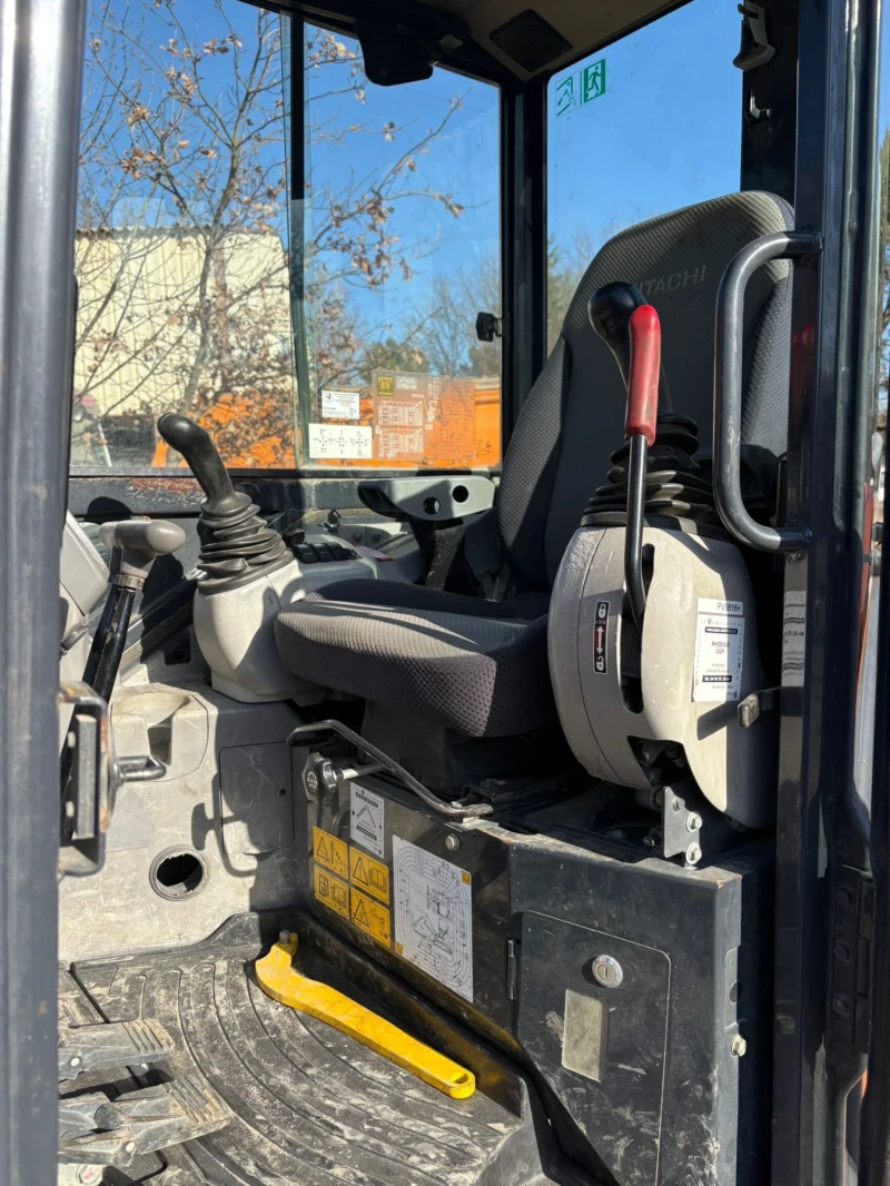 Багер Hitachi ZX55U-5A, снимка 11 - Индустриална техника - 53126605