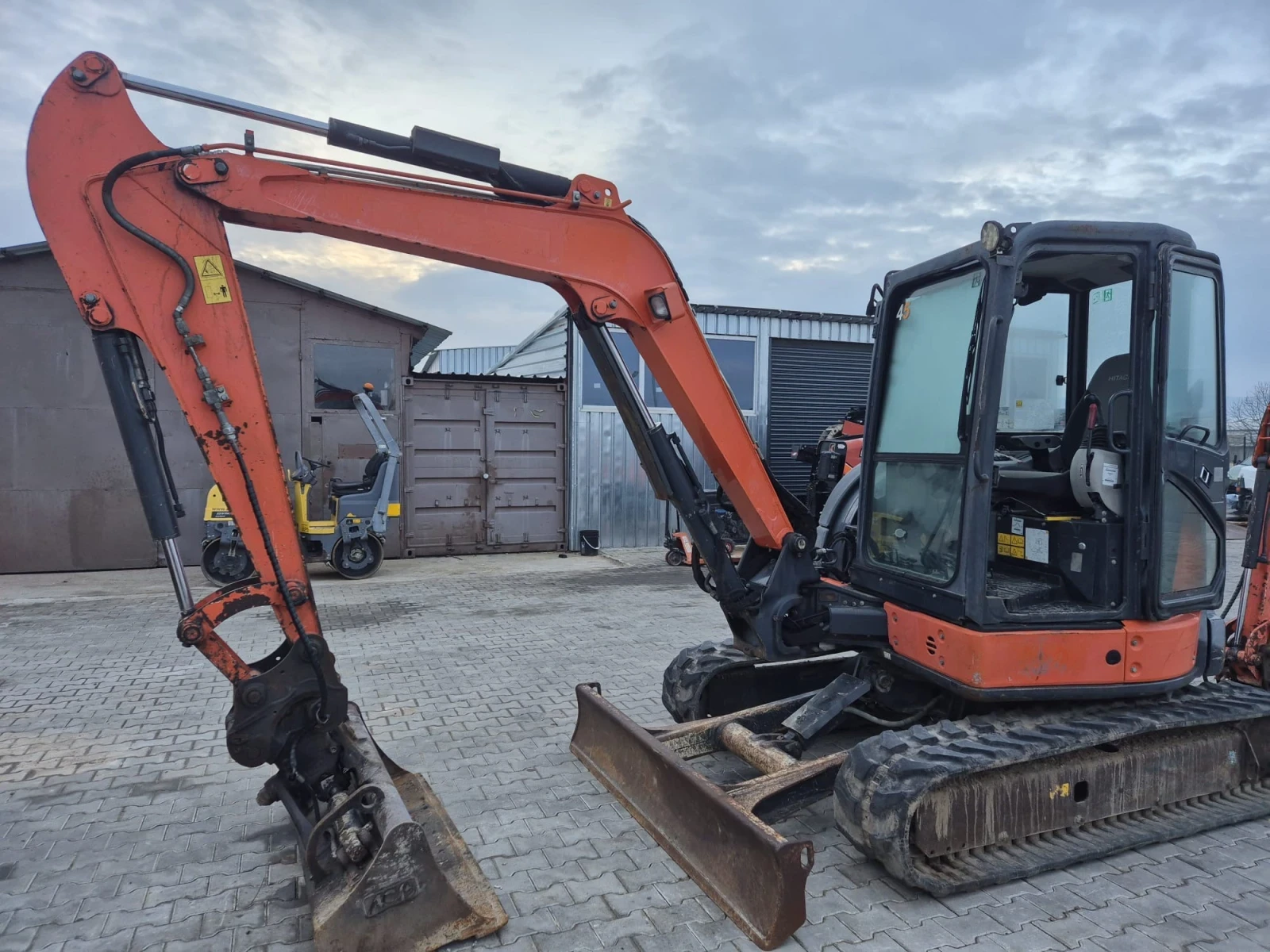 Багер Hitachi ZX55U-5A НАЛИЧЕН