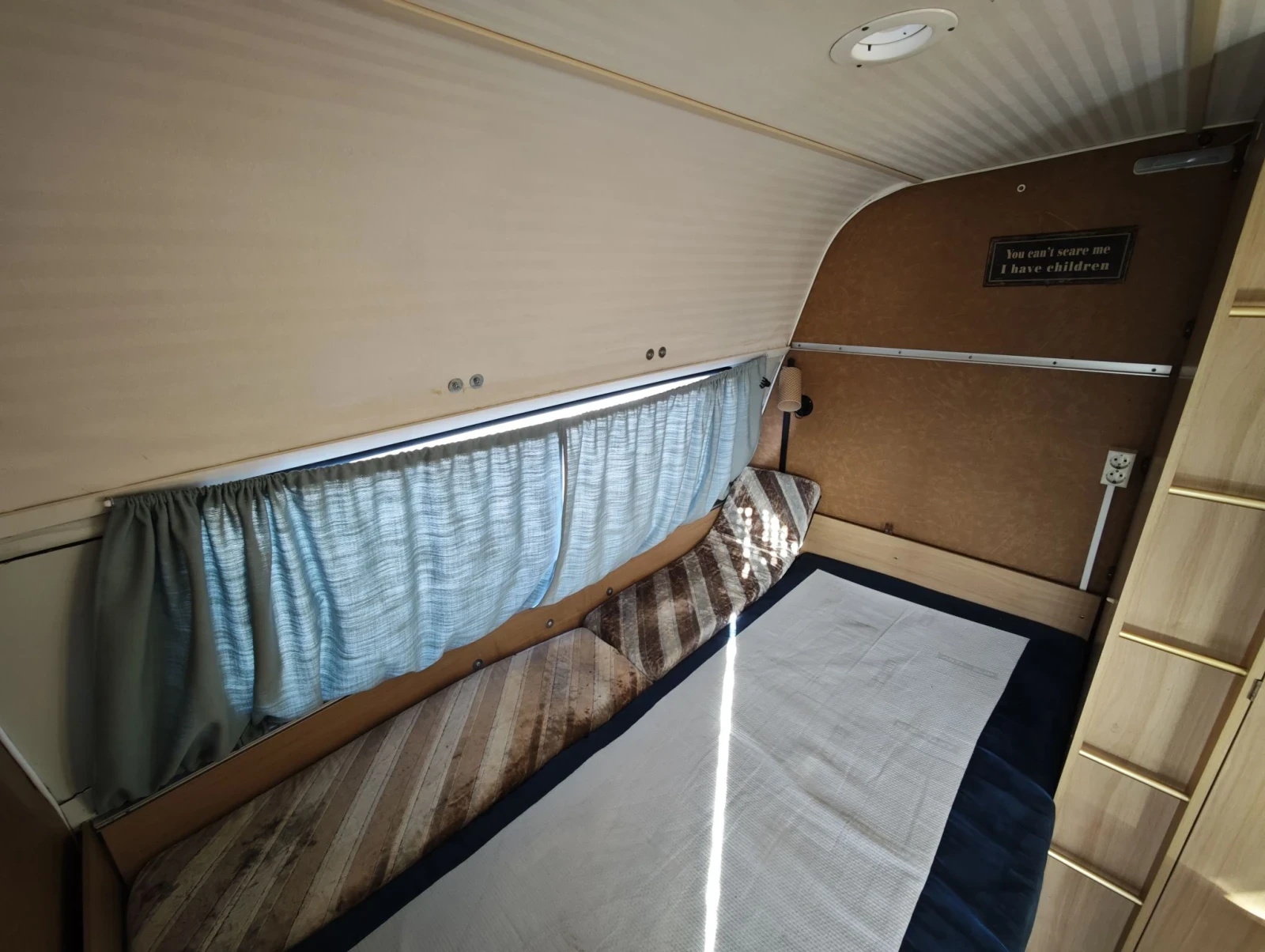 Каравана Knaus Knaus, снимка 9 - Каравани и кемпери - 56104564