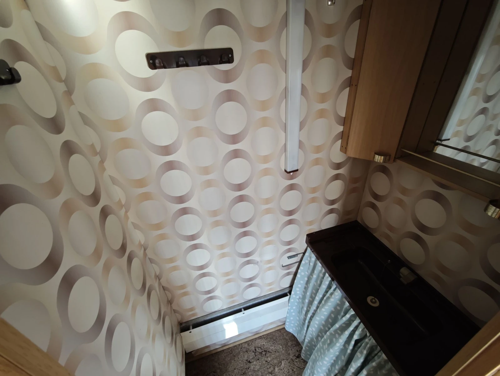 Каравана Knaus Knaus, снимка 10 - Каравани и кемпери - 56104564