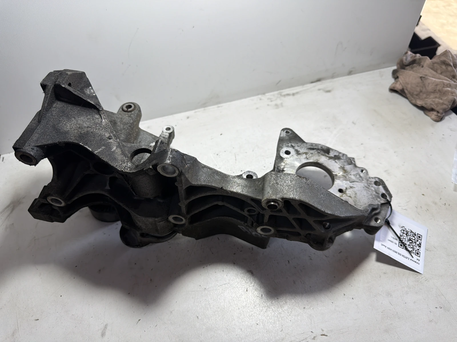 планка 2.0TDI 03L903143H Audi A4