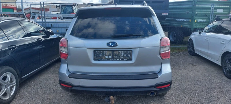 Subaru Forester 2.0 AUTOMAT CVT, снимка 8 - Автомобили и джипове - 13604894