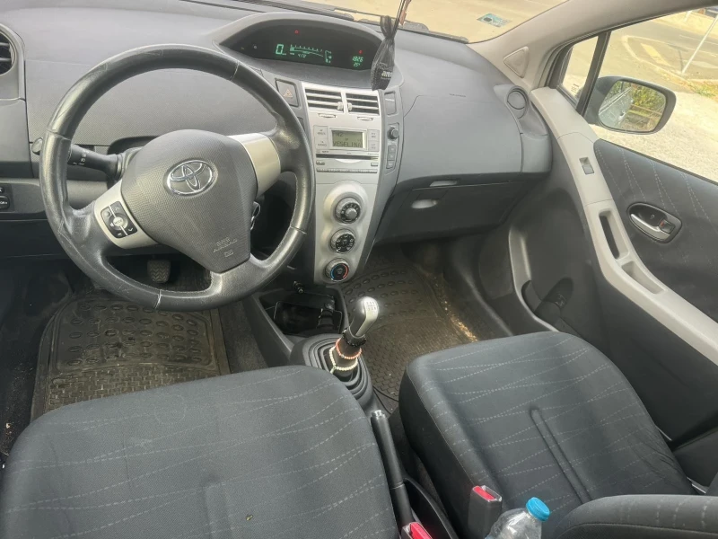 Toyota Yaris 1.3 VVT-I ЛИЗИНГ, снимка 6 - Автомобили и джипове - 47211554