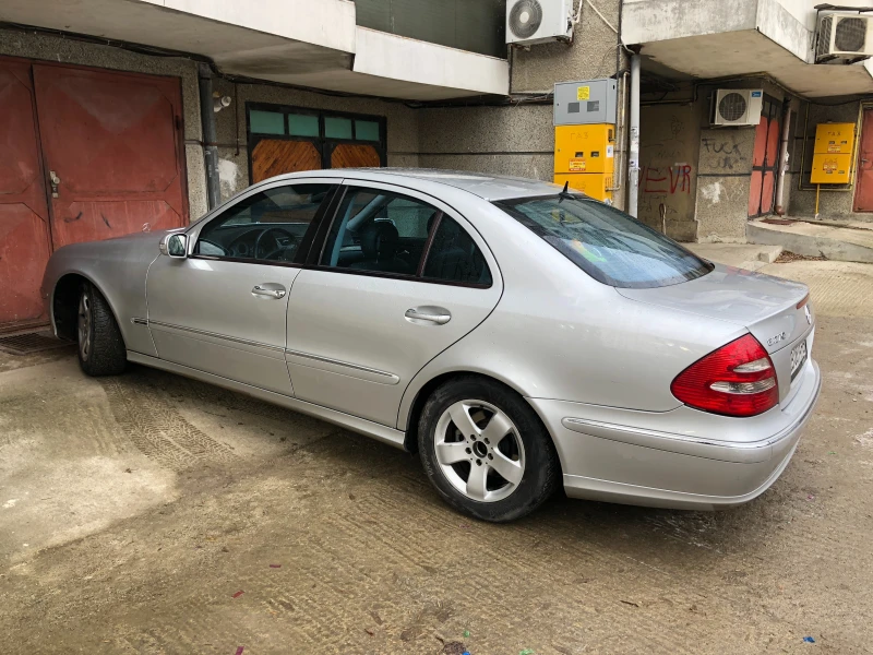 Mercedes-Benz E 270, снимка 7 - Автомобили и джипове - 49011113