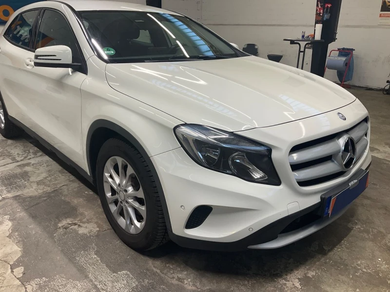 Mercedes-Benz GLA 180, снимка 3 - Автомобили и джипове - 49370909