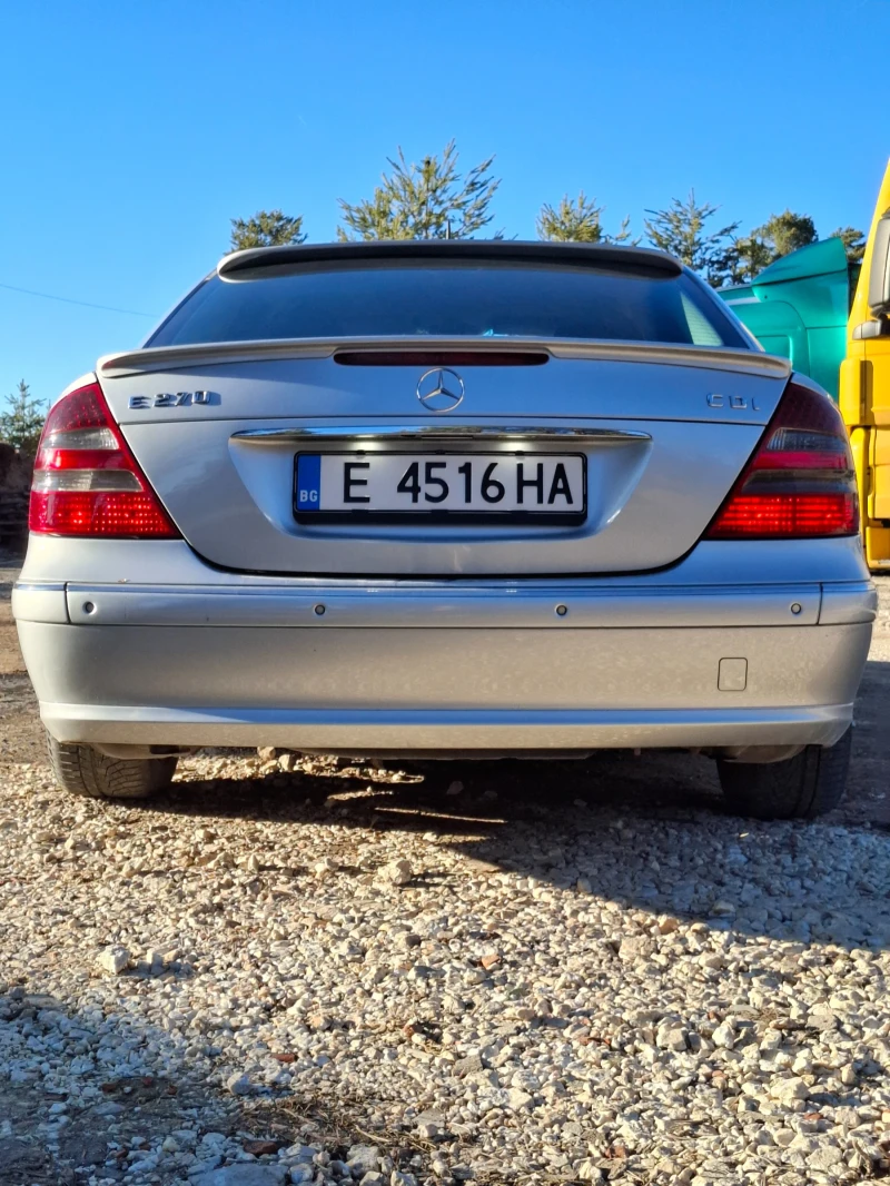 Mercedes-Benz E 270, снимка 3 - Автомобили и джипове - 49404379