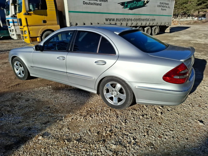 Mercedes-Benz E 270, снимка 5 - Автомобили и джипове - 49404379