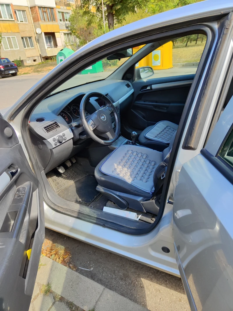 Opel Astra Н, снимка 4 - Автомобили и джипове - 51710707
