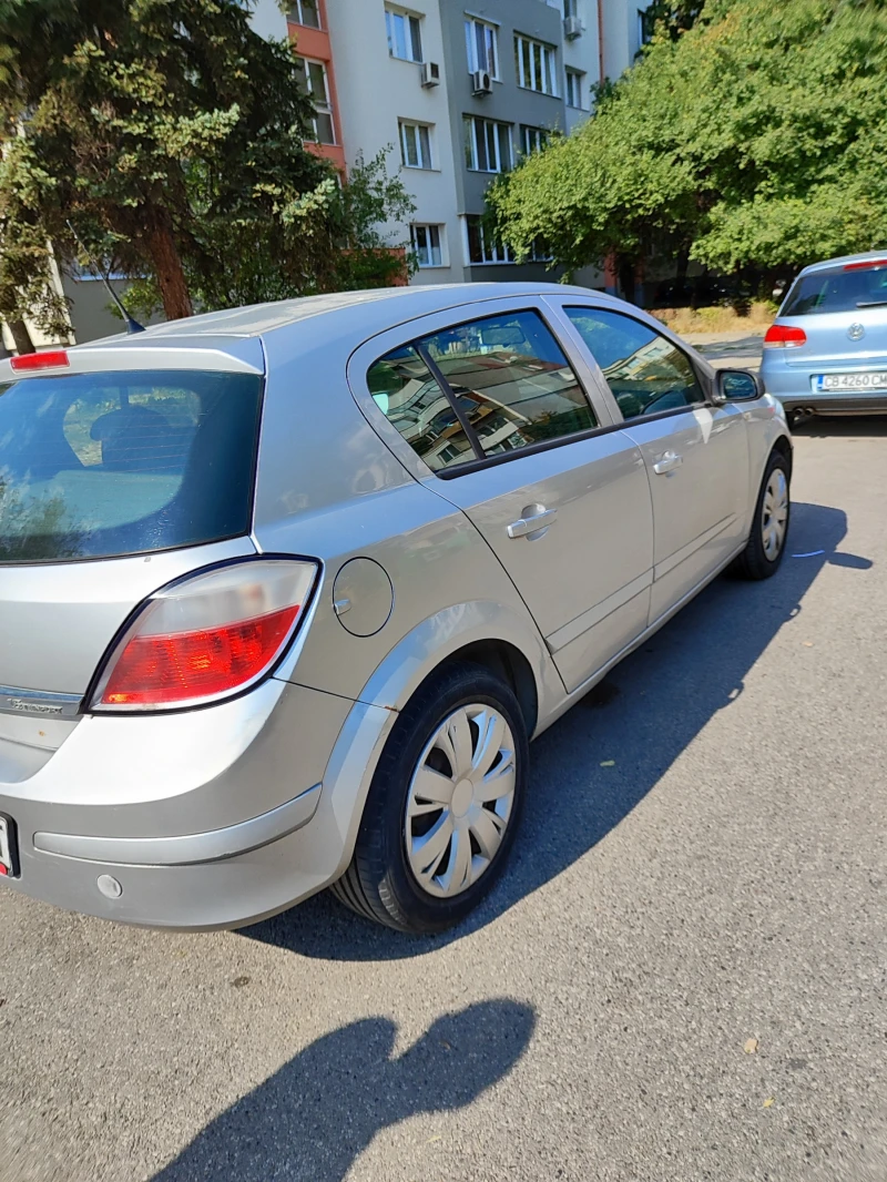 Opel Astra Н, снимка 2 - Автомобили и джипове - 51710707